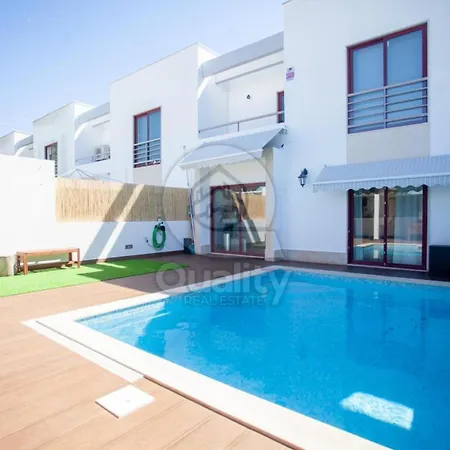 Private Pool Luxury בריירו